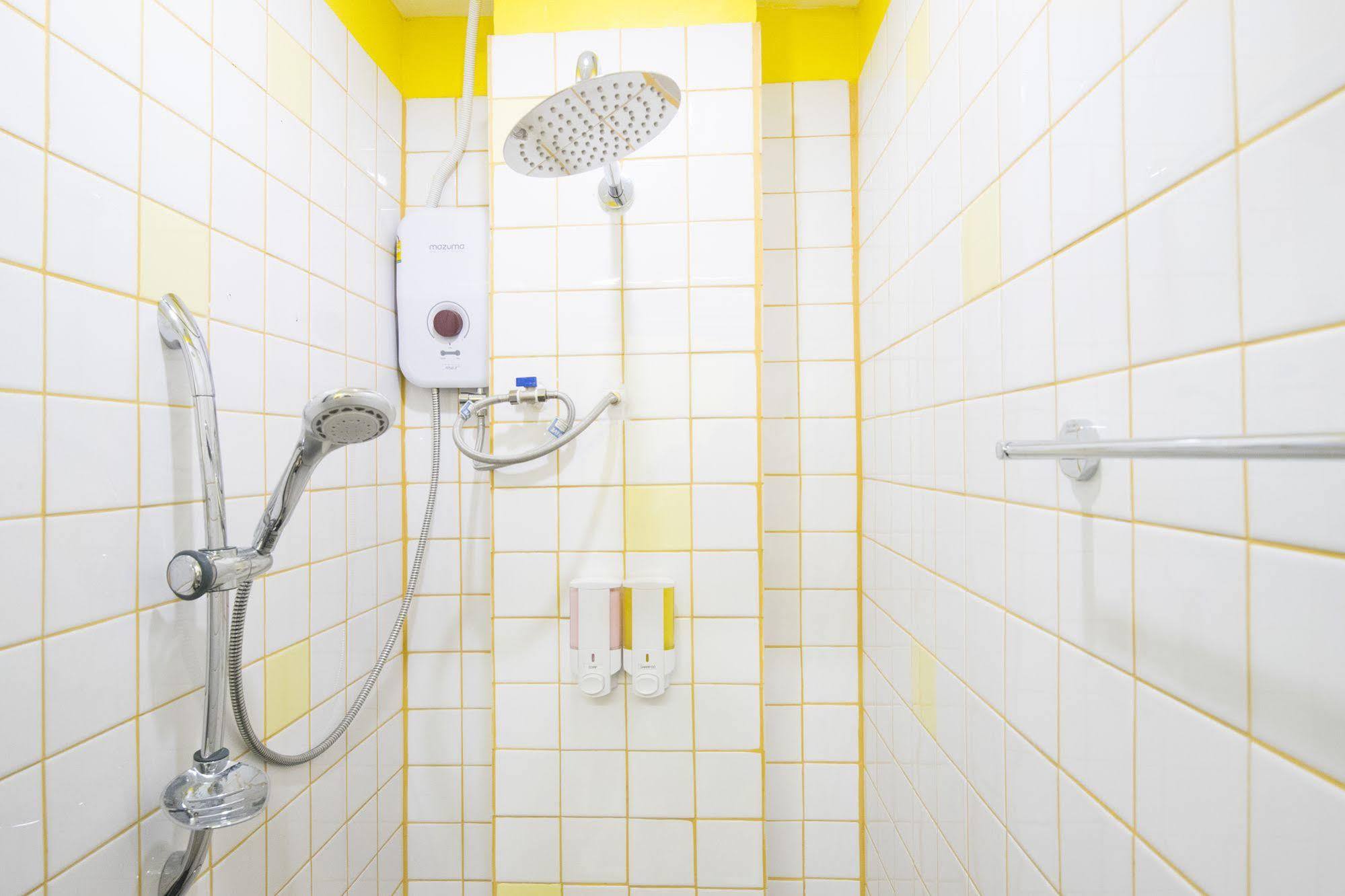 Pixellar Hostel กรุงเทพมหานคร ภายนอก รูปภาพ