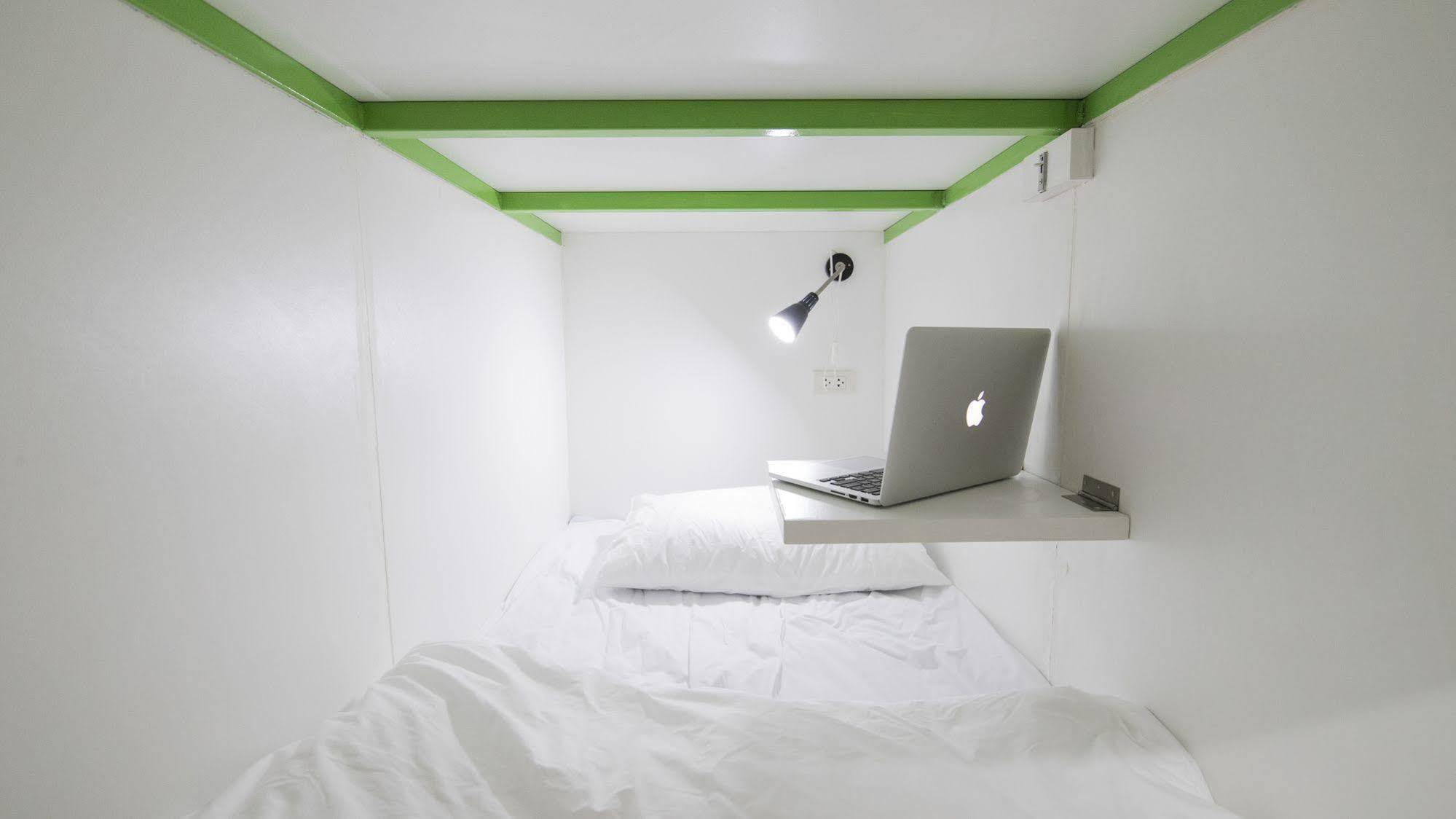 Pixellar Hostel กรุงเทพมหานคร ภายนอก รูปภาพ
