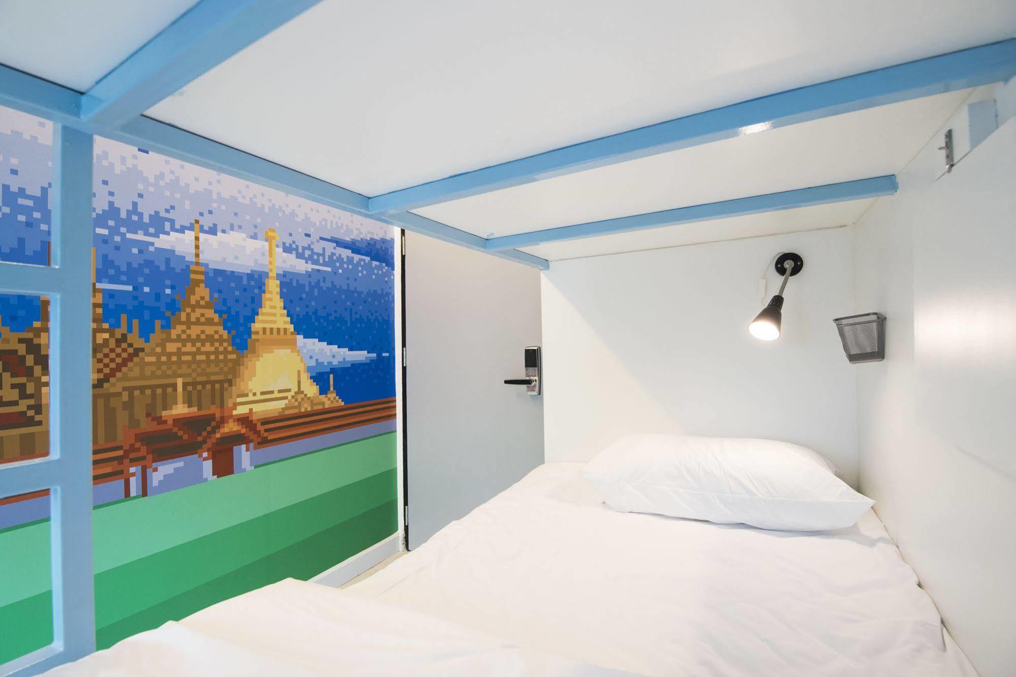 Pixellar Hostel กรุงเทพมหานคร ภายนอก รูปภาพ